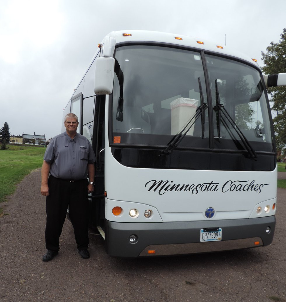 bus tours around lake superior